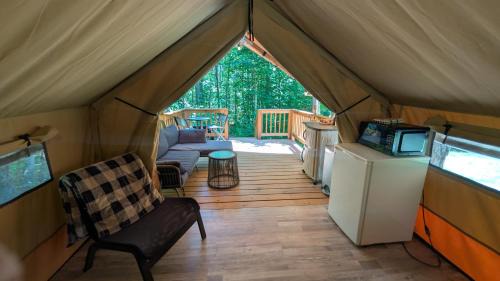 Coalmont Other | Glamping Tent with Deck Near The Caverns and Waterfalls