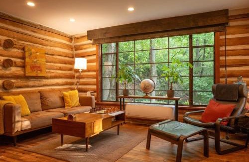 Gerton House | Glenna - Historic Cabin in the Florence Preserve