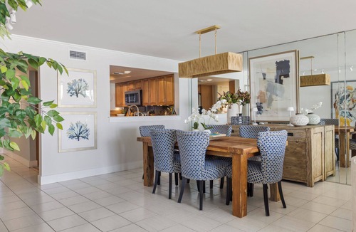 Midtown Condo | Glimmer Glass oceanfront condo by Rent Key West Hideaways
