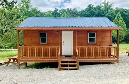 Jamestown Cabin | Glorious Rustic Wooden Cabin in Jamestown, Tennessee