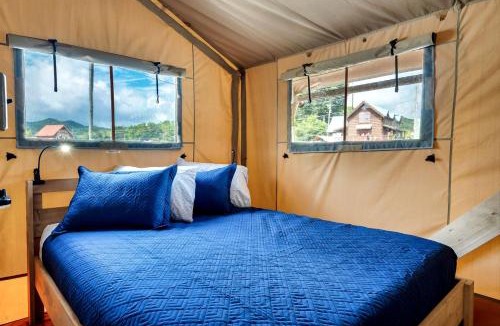 Wears Valley Other | Glorious Tented Cabin with Fire Pit and Gorgeous Sky Views in Sevierville, Tennessee