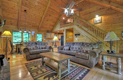 McCaysville Cabin | Go Fish | Creek Front | Pool Table | Fire Pit