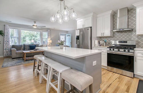 North Charleston House | Going Coastal: Park Circle, walk to restaurants/parks, minutes to downtown
