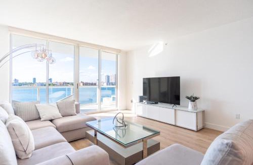 Sunny Isles Beach Apartment | Golden Bay 502