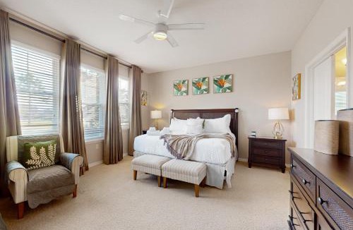Trafalgar Village House | Golden Hour Haven