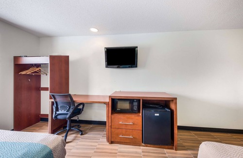 Brunswick Hotel | Golden Isles Inn & Suites Brunswick South