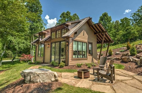 Mineral Bluff Cottage | Golf and Riverfront Cottage | King Bed | Group Availability