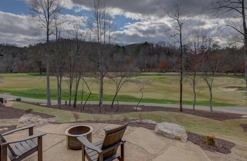 Mineral Bluff Cottage | Golf and Riverfront Cottage | King Bed | Group Availability