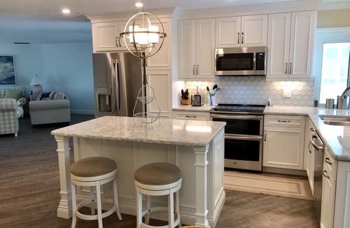 Beachview Country Club Estates House | Golf Breeze Villa: Short Stroll to Beach, Fairway views Sanibel Island Golf Club