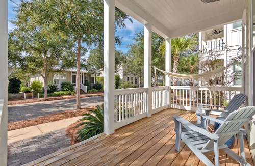 Greenway Park House | Golf Cart ☀️ Beach Chairs, Community Pool, Gated Community ☀️