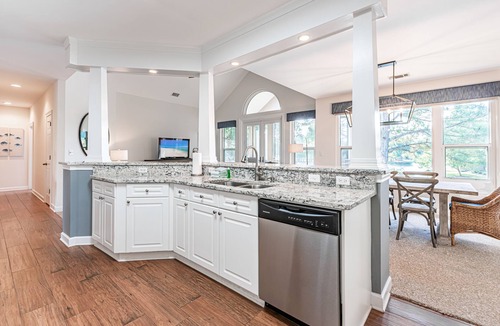 Sandestin Condo | Golf Cart ~ Lakefront ~ Private Resort Beach Access
