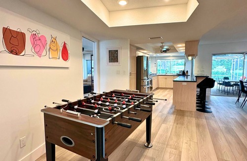 Clearwater House | GOLF COURSE VIEW/HEATED POOL/LANAI/PIANO/FOOSBALL/BBQ-NEAR BEACH/MUSEUM/SHOPS!