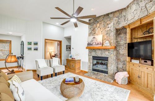 Mountain Air House | Golf Course Views: Condo in Blue Ridge Mountains!