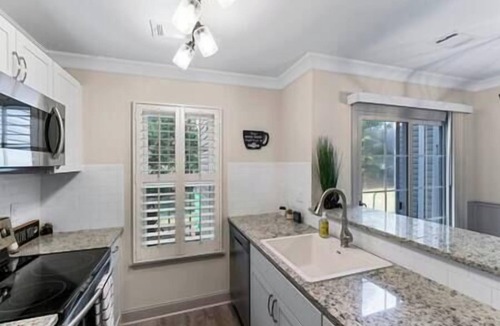 Piper Glen Estates House | Golf Oasis Modern Townhome!