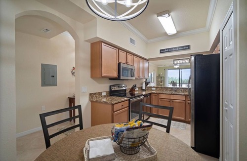 Bradenton Condo | Golfer's Paradise! Golf, Tennis, Swimming, Dining, Shopping & Beaches Close By