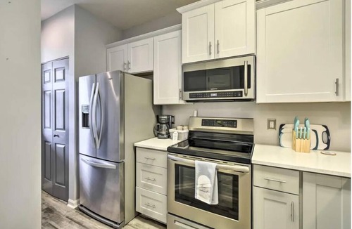 Carolina Forest Condo | Good Vibes on the Green | Bright, Airy 2BR River Oaks Stay