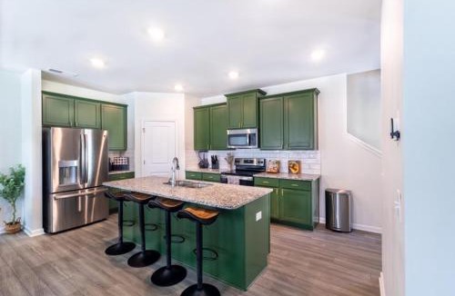 Red Oak House | GoodLiving Atlanta - Family Getaway - Pets Welcome