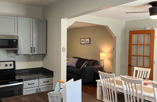 Murfreesboro House | *Gorgeous 2BD|WIFI|Country|Family Friendly|Pets Welcome|Sleep 6|2 miles to MTSU*