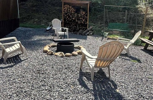 Isaban Cabin | Gorgeous 3-bedroom cabin with AC in peaceful Isaban