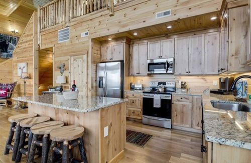Smoky Mountains Cabin | Gorgeous 3 Story Cabin, Sleeps 14 w/Views, Hot Tub, Pool Table, BBQ Grill, Arcade!