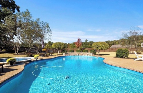 Hernando House | Gorgeous 4-bedroom house with luxurious outdoor space in friendly Hernando