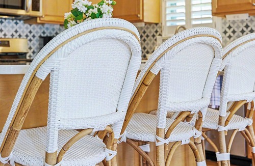 North End Condo | Gorgeous 5BR 3BA Home, close to beach, Town + playground; full linen service