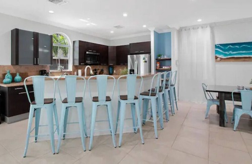 Croissant Park House | Gorgeous 8 bedroom / 8 bath @ Endless Summer ★In the Heart of Fort Lauderdale★