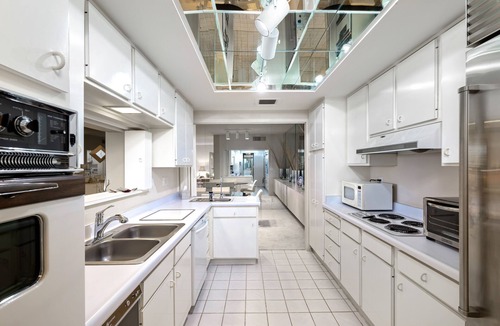 St. Elmo Improvement League Condo | Gorgeous all-original mid-century private golf course