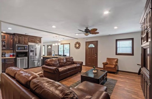 Conley House | Gorgeous/ATL 4-bedroom 3-baths house within friendly Conley minutes from airport