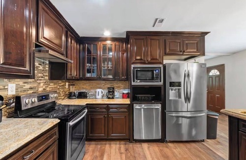 Conley House | Gorgeous/ATL 4-bedroom 3-baths house within friendly Conley minutes from airport