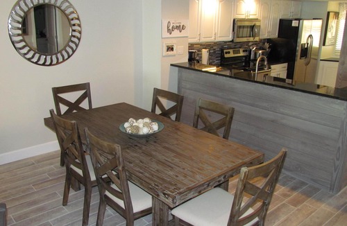 St. Tropez Condo | GORGEOUS BEACHFRONT VIEWS! FREE BEACH SET UP, PRIVATE BEACH, POOL, SPA, AND GYM