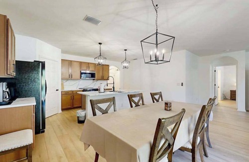 North Port House | Gorgeous coastal home with plenty of privacy, full kitchen & backyard
