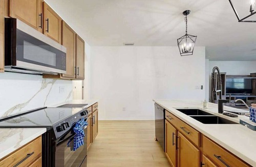 North Port House | Gorgeous coastal home with plenty of privacy, full kitchen & backyard