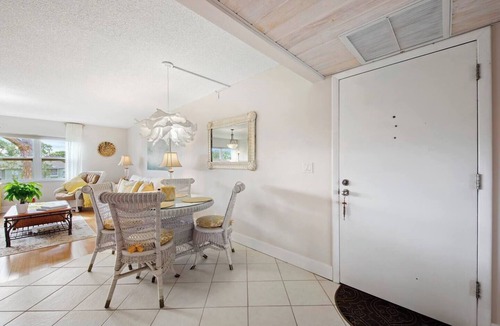 Central Naples Condo | Gorgeous condo on a 55+Community!