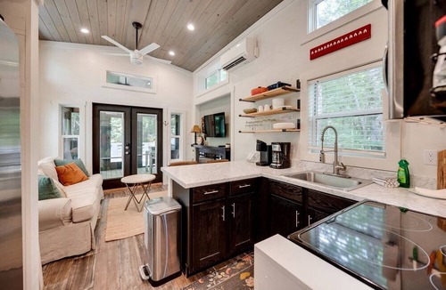 Tracy City Cottage | Gorgeous Cottage with Fire Pit and Barbecue in Tracy City, Tennessee