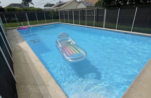 Wood Trail Village House | ★Gorgeous Golden Paradise Gem ★PRIVATE HEATED POOL*★GAME ROOM★FAST WIFI