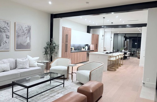 SouthPark House | Gorgeous Home in Charlotte #102