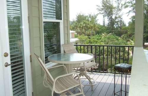 Holmes Beach House | Gorgeous Home Just Steps to Beach, Miles of White Sandy Beach ST lic DWE5105216