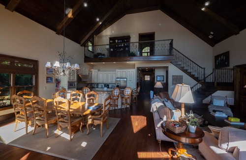 Gainesville House | Gorgeous lakefront home with infinity pool, pickleball court, stunning lake view