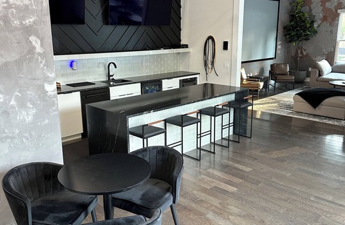 North Decatur House | Gorgeous Modern Compound w/private resort backyard & full outdoor kitchen