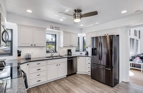 West Rocks House | Gorgeous Near Beach Pool Home in West Rocks