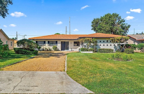 Lakewood Estates House | Gorgeous New 4bd/3ba~Minutes to Beach & Downtown