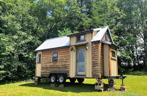 Grandview Cabin | Gorgeous Tennessee Tiny House Perfect for a Glamping Getaway in Grandview