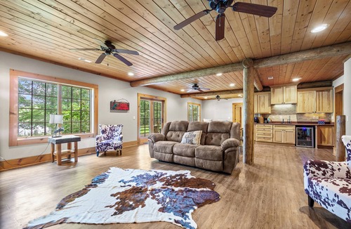 Pikeville Cabin | Gorgeous WATER front 4-bedroom cabin in perfect Fall Creek Falls, TN