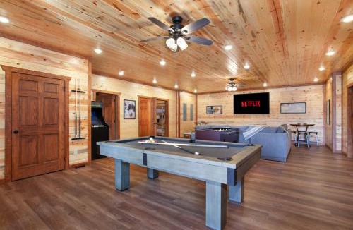 Sevierville House | Grace HideawayHUGESleeps20 Pool Hot Tub Games