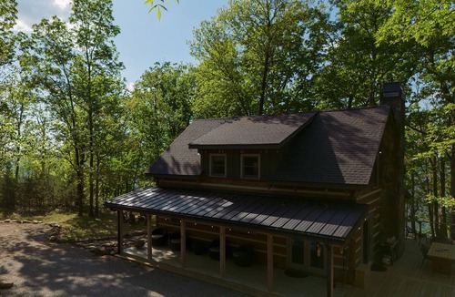 Menlo Cabin | Grace Lodge – Mountain Cabin with Hot Tub & Stunning Views