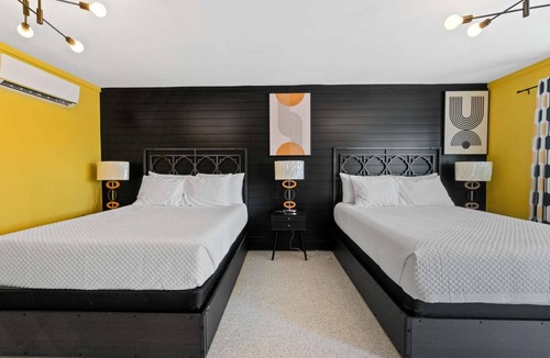 Port St. Joe Hotel | Gracie Fontaine | Sunny Yellow Boutique Suite