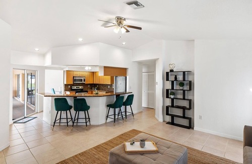 Deep Creek House | Grand 3 Bedroom/3 Bathroom - Pool home - clean & comfortable