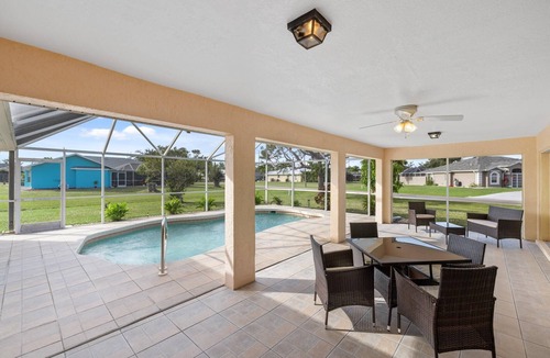 Deep Creek House | Grand 3 Bedroom/3 Bathroom - Pool home - clean & comfortable