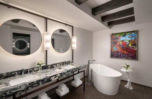 Greenville Downtown Hotel | Grand Bohemian Lodge Greenville, Autograph Collection